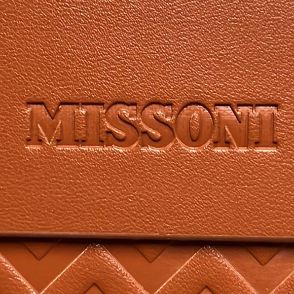 MISSONI NWT Chevron Embossed Flap Front Vegan Leather Eyeglass Case with Cloth - Picture 4 of 12